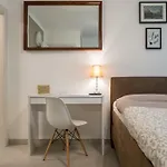 Apartment Scherbl - 1 One-Bedroom Apartment & 2 Private Rooms Near Park Marjan, Split Daire Split