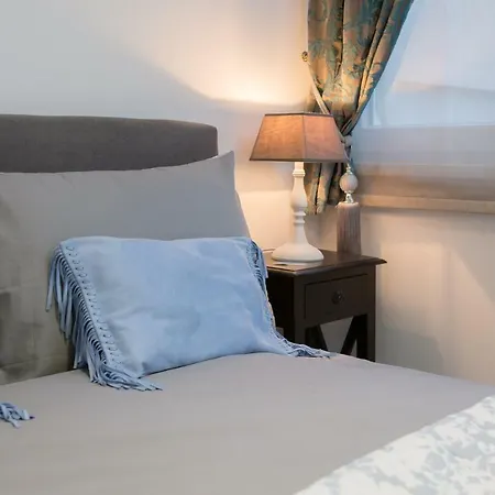 Apartment Scherbl - 1 One-Bedroom Apartment & 2 Private Rooms Near Park Marjan, Split Σπλιτ