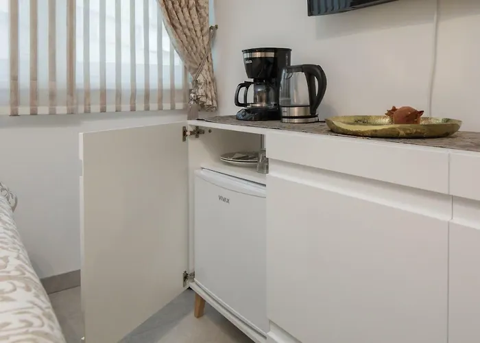 Διαμέρισμα Apartment Scherbl - 1 One-Bedroom Apartment & 2 Private Rooms Near Park Marjan, Split *