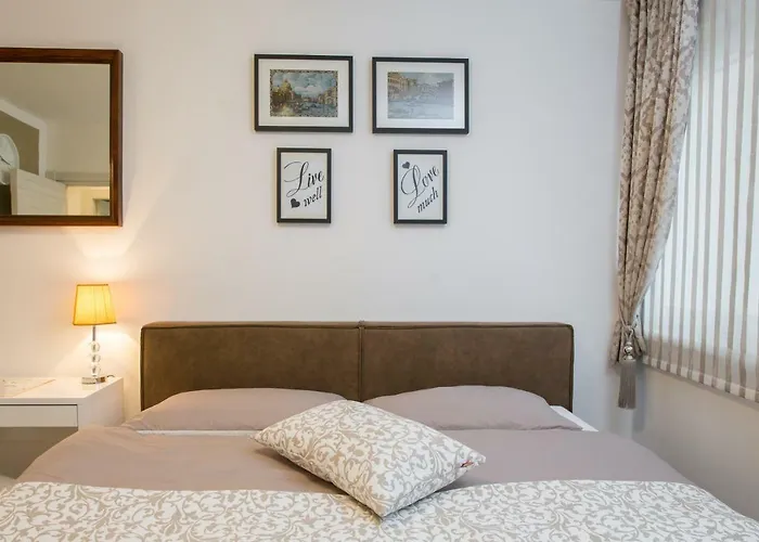 Διαμέρισμα Apartment Scherbl - 1 One-Bedroom Apartment & 2 Private Rooms Near Park Marjan, Split *