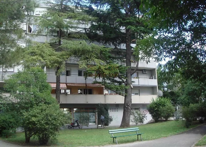 Apartment Scherbl - 1 One-Bedroom Apartment & 2 Private Rooms Near Park Marjan, Split Διαμέρισμα *